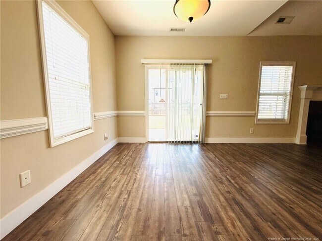 Building Photo - 848 Bellingham Way