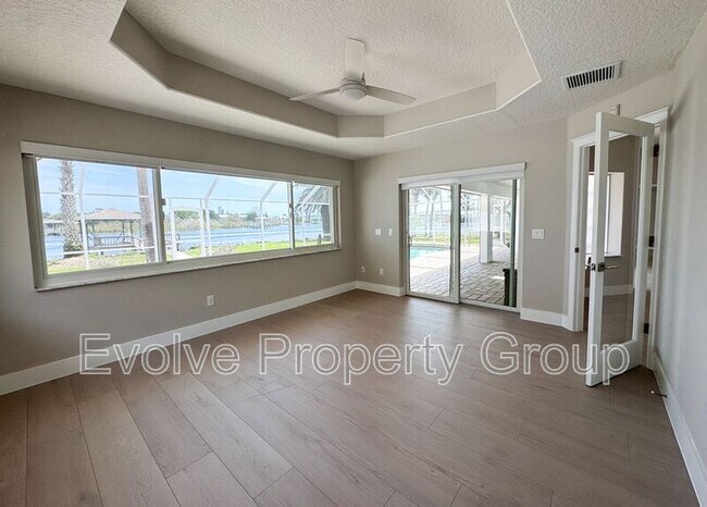 Building Photo - 470 Lambert Ave