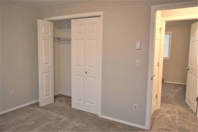 Building Photo - Nora Duplex*