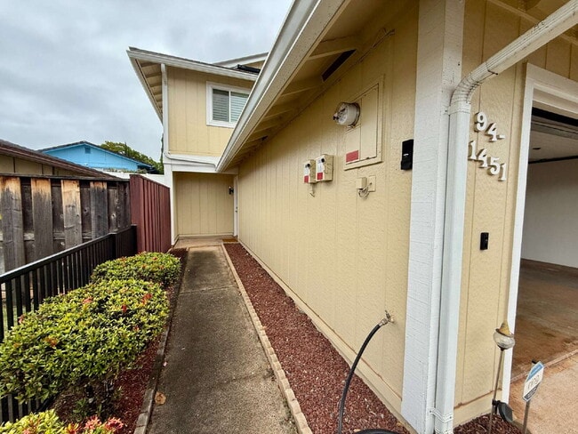 Building Photo - Spacious Upgraded 4-Bedroom Home in Waipio Gentry
