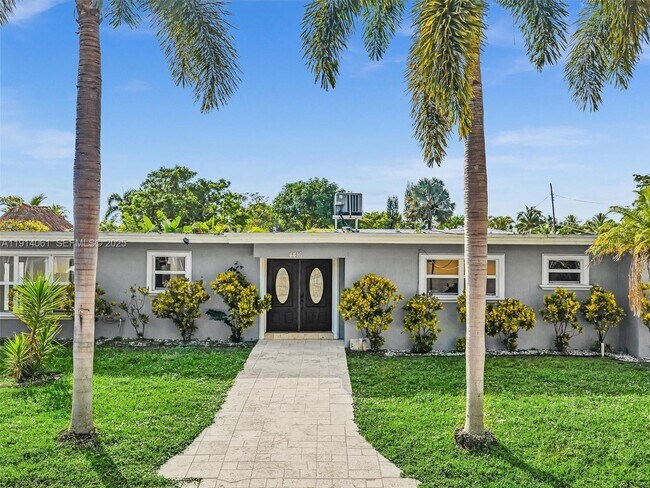 Building Photo - 4416 SW 35th Ave