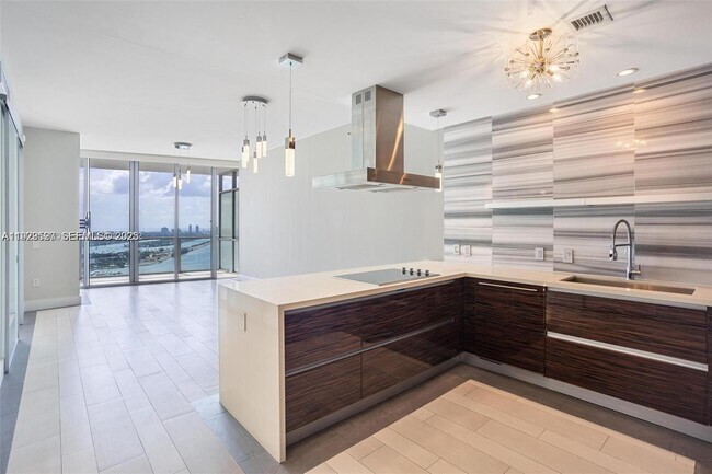 Building Photo - 1100 Biscayne Blvd