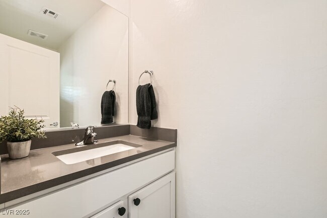 Building Photo - 1585 Desert Path Ave