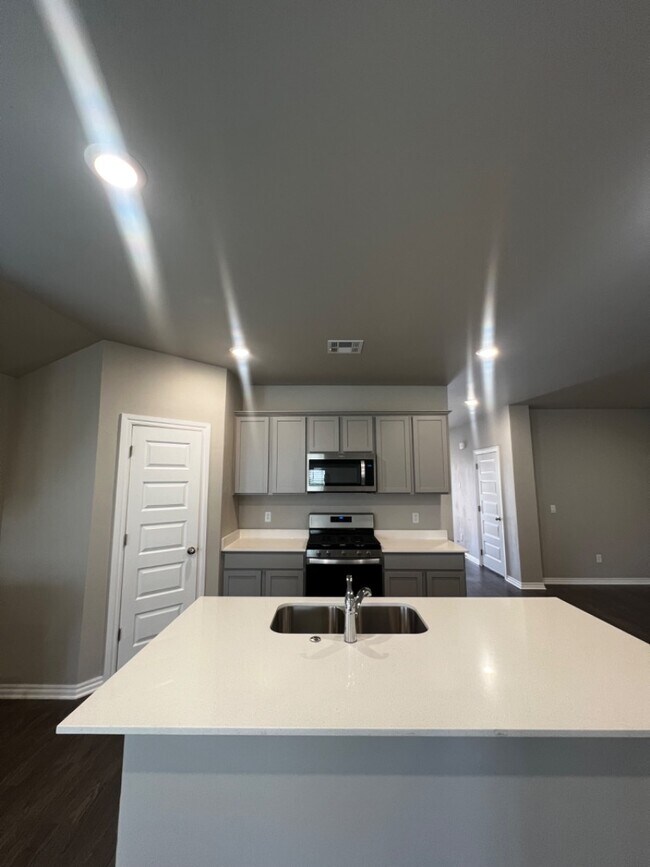 Building Photo - 2765 Alice Wy