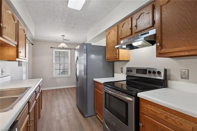 Building Photo - 901 Gas Light Ln