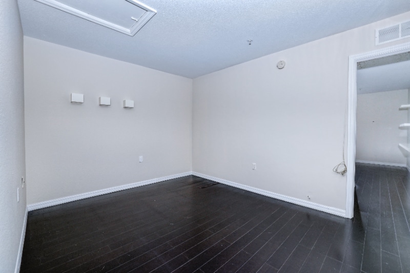 Building Photo - 9047 Gervais Cir