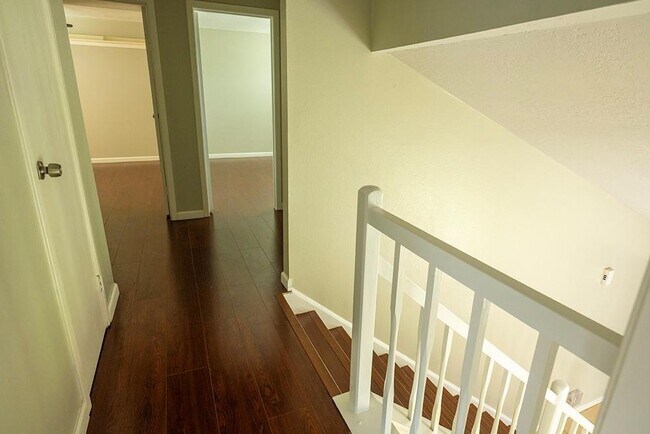 Building Photo - 10522 Clear Cove Ln