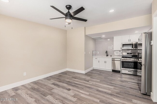 Building Photo - 3331 N 66th Pl