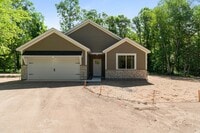 Building Photo - 35662 Bonnie Lakes Rd