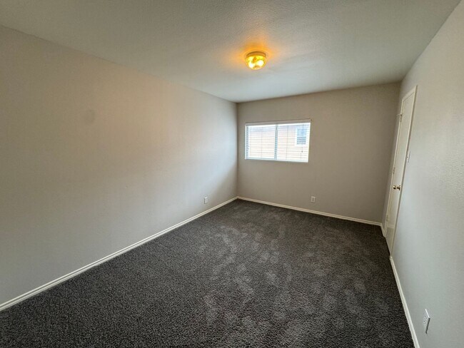 Building Photo - SPACIOUS 4 BR ON A CUL-DE-SAC W/ 2 LIVING AREAS & 2 EATING AREAS*STORAGE SHED*COVERED PATIO*EASY ...