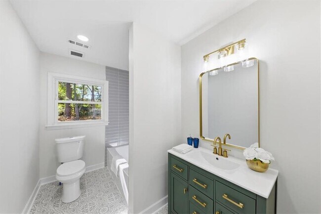 Building Photo - 3488 Richmond Dr SE