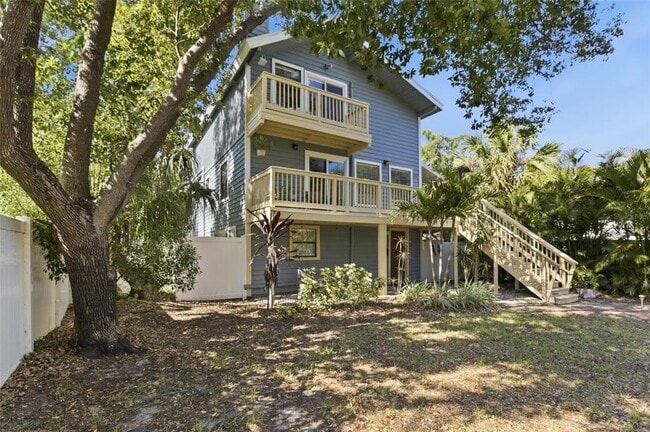 Building Photo - 304 16th Ave N