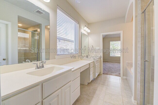 Building Photo - 6102 Grace Falls Dr