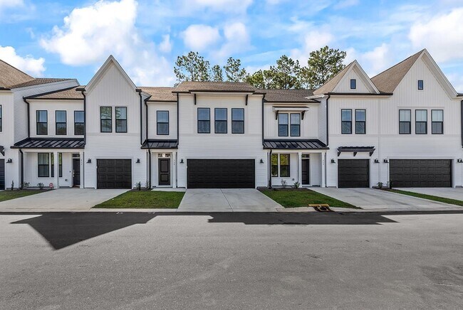 Building Photo - 408 Ireland Way