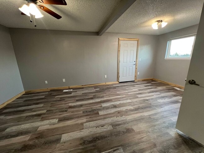 Building Photo - 100 Hills W Way