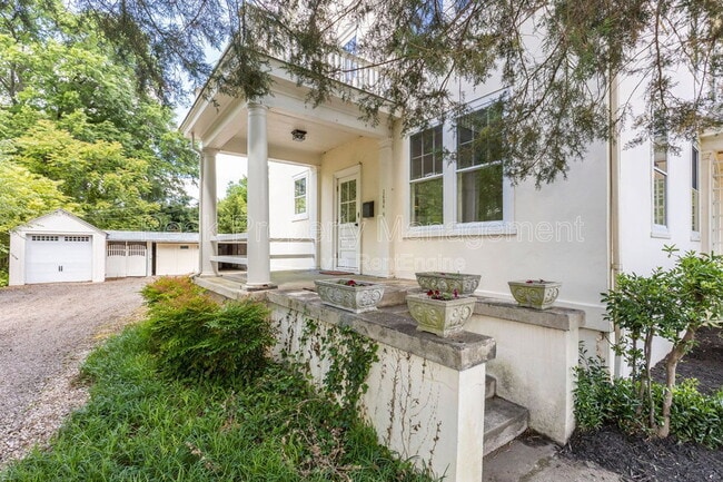 Building Photo - 1404 Wilmington Ave W