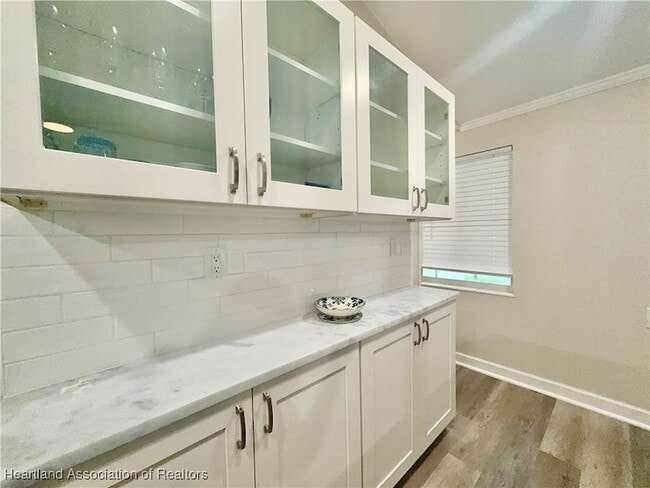 Building Photo - 403 Lake Lotela Dr