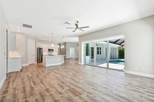 Building Photo - 4231 Crayton Rd