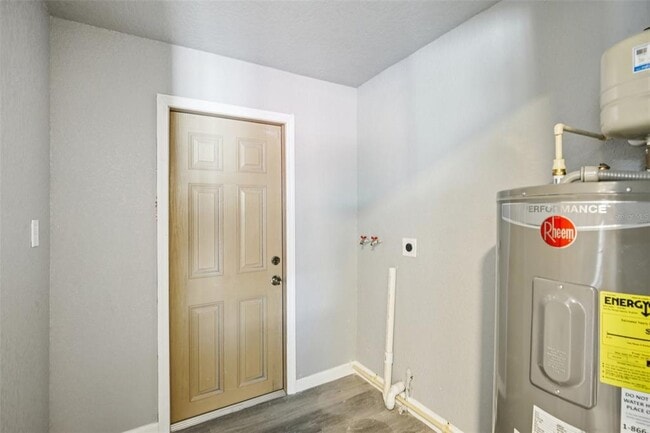 Building Photo - 1911 22nd Ave S