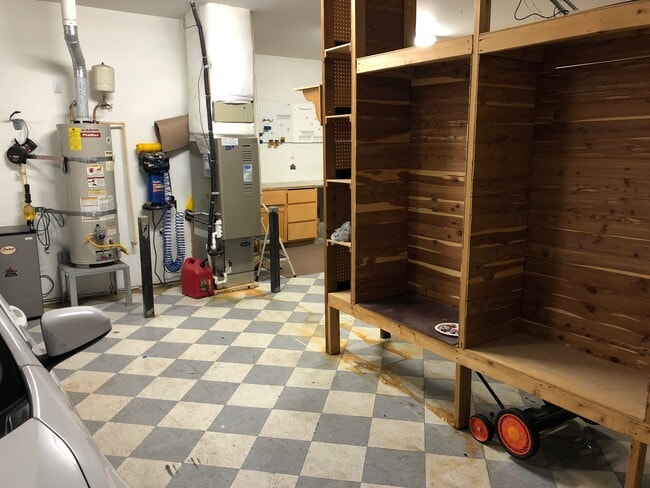 Building Photo - 525 S Glenmoor Dr