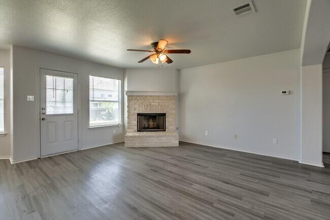 Building Photo - 1108 Blewett Dr