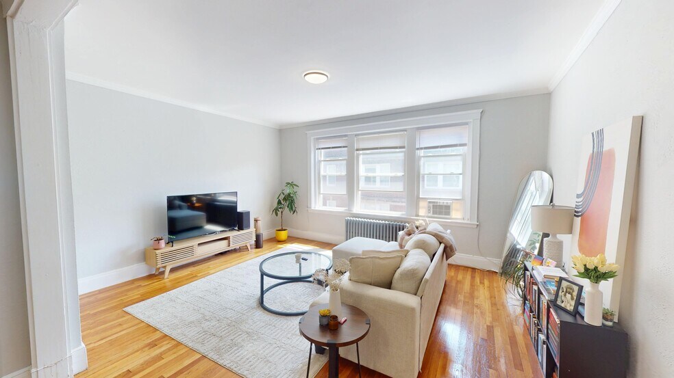 Primary Photo - 46 Longwood Ave