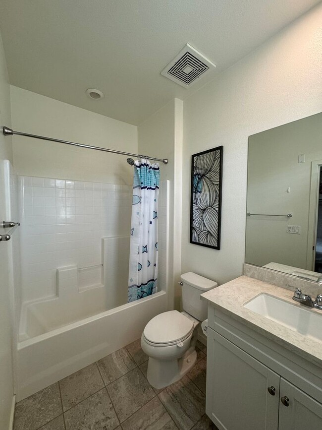 Building Photo - Stylish & Fully Furnished 2-Bed, 3-Bath To...