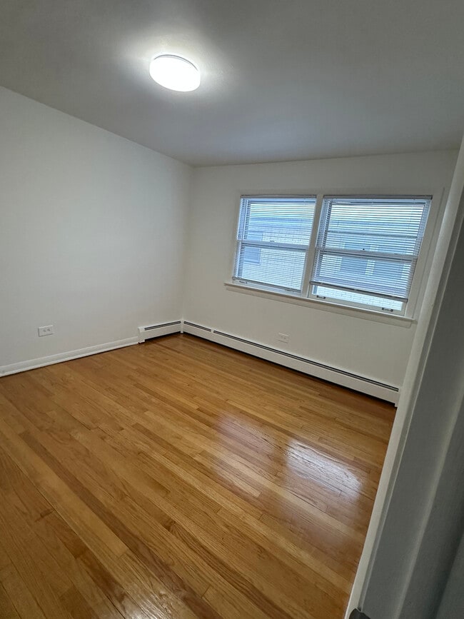 Building Photo - 1241 N La Grange Rd