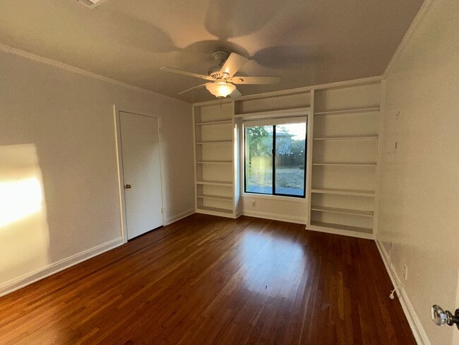 Building Photo - Central Austin 3 BR / 2 BA Update Home