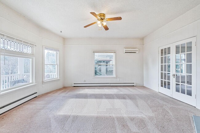 Building Photo - Charming 1-bdrm/1-bath in 1900s Victorian triplex—Prime location, shared laundry & yard