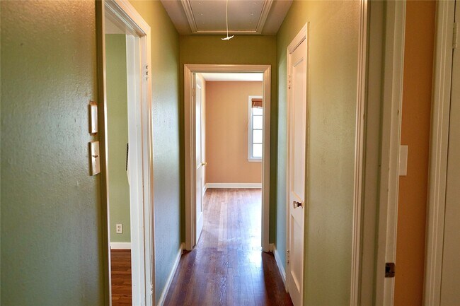 Building Photo - 7328 Oak Hl