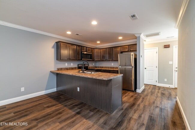 Building Photo - 924 Warrior Hill Dr