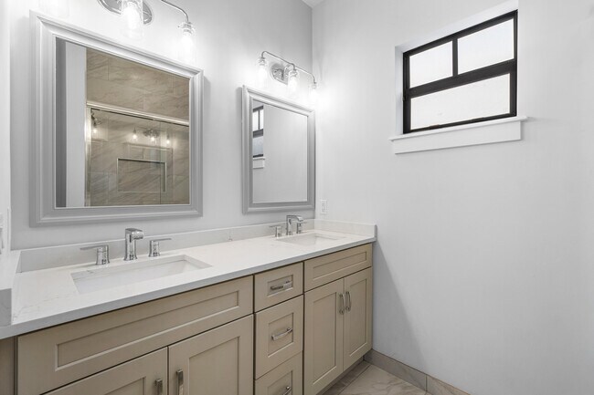 Building Photo - 7606 S Olive Ave