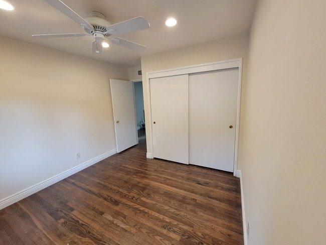 Building Photo - 4380 Entrada Dr