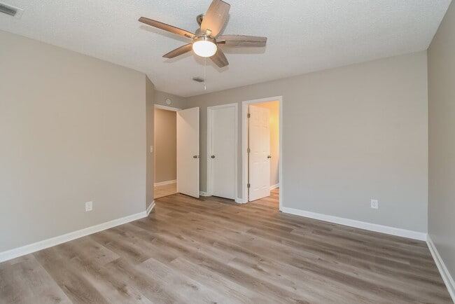 Building Photo - 13343 Currituck Dr N