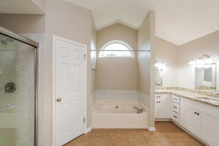 Building Photo - 4140 Spring Way Cir