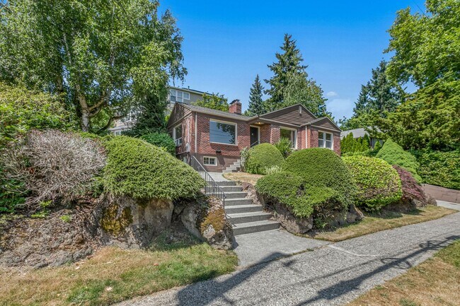 Primary Photo - 3bd/1.75ba Seattle House