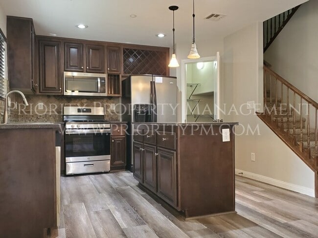 Building Photo - 2 Bedroom ~ Dual Primary Bedroom(s)~ Beaut...