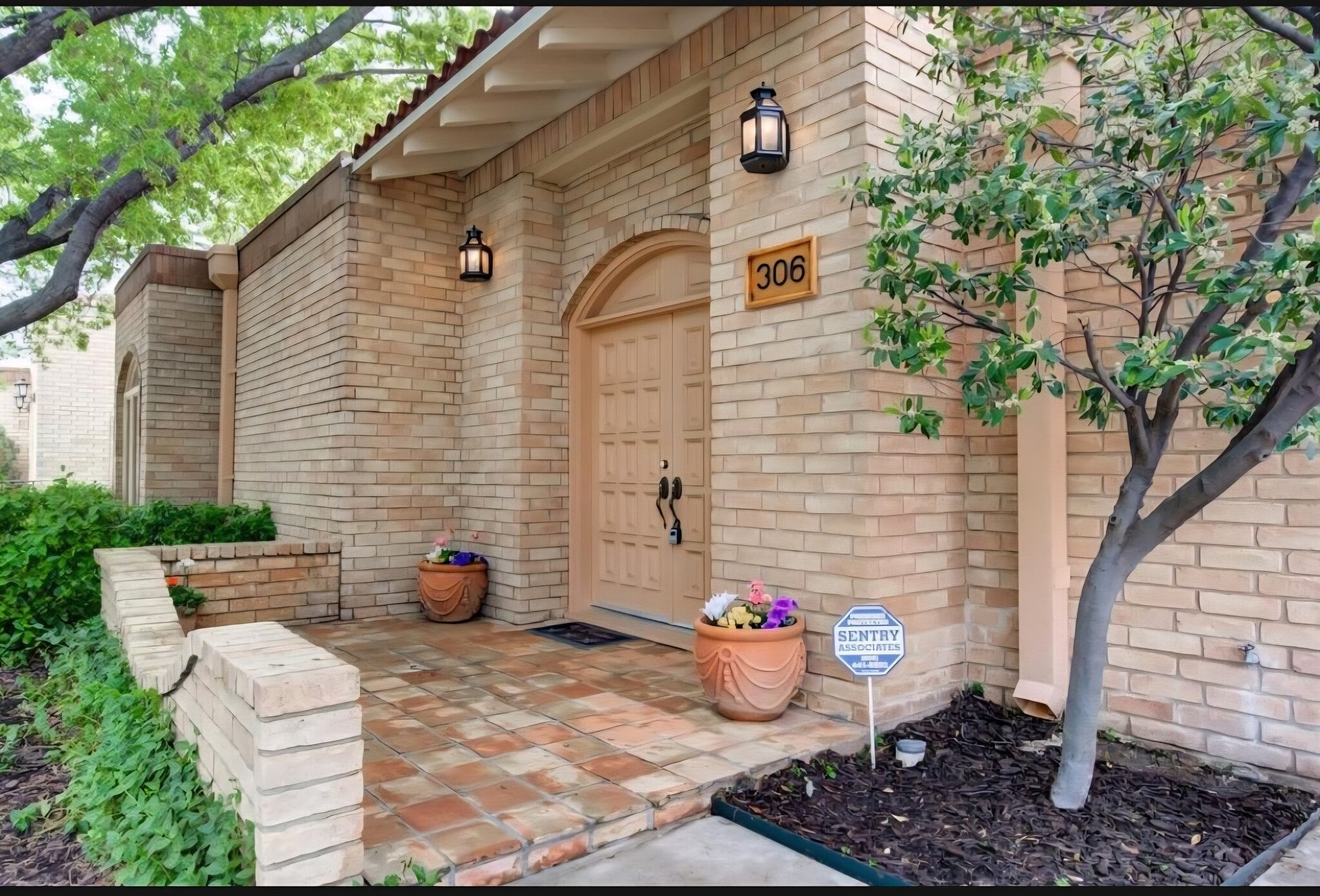 Building Photo - 306 Vale Ave