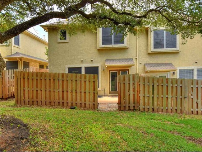 Building Photo - 3300 Forest Creek Dr