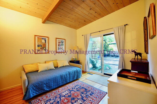 Building Photo - Quality San Anselmo Home Near Parks and Sc...
