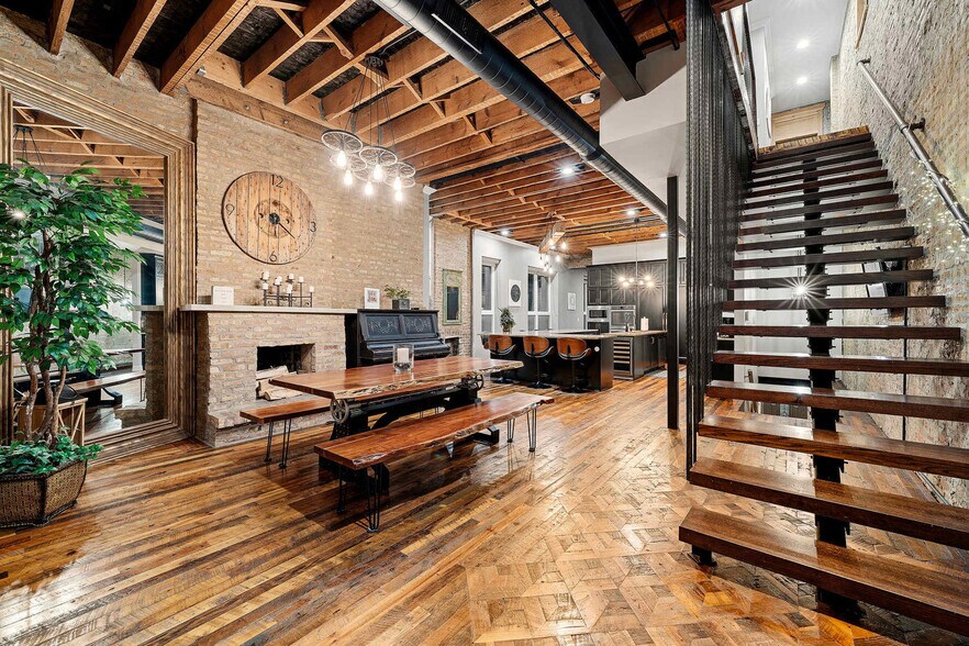 Building Photo - 2130 W Washington Blvd