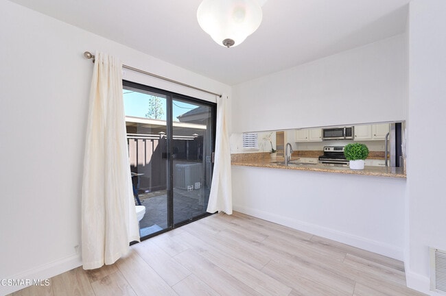 Building Photo - 28955 Oakpath Dr