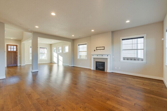 Building Photo - 11741 SW Barcelona St