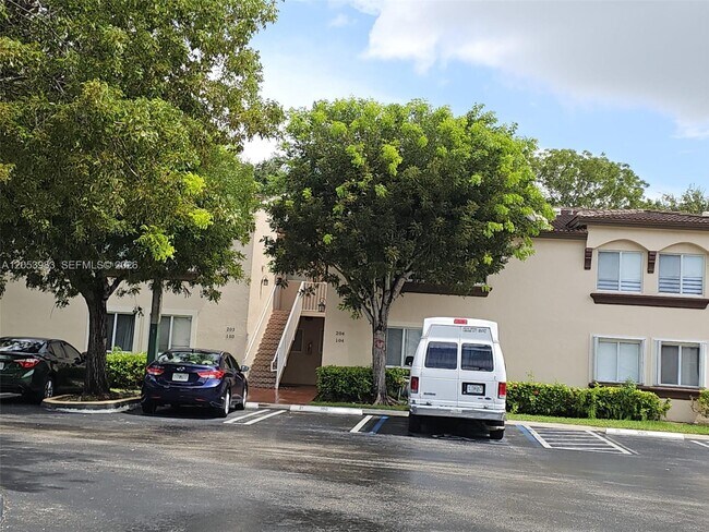 Building Photo - 15721 SW 137th Ave