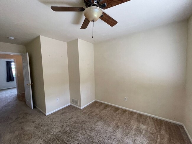 Building Photo - Great Townhome in West Fort Collins