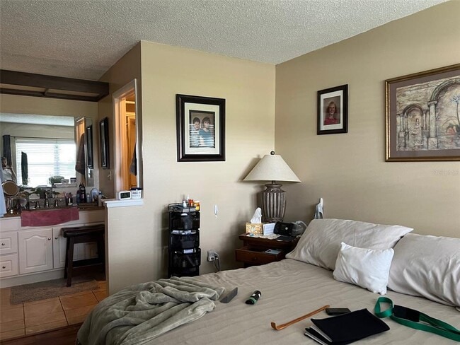 Building Photo - 2833 Orange Tree Cir N