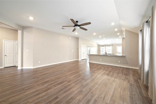Building Photo - 30023 Vallonea Oak