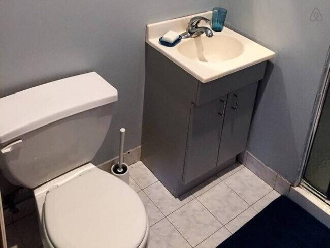 Building Photo - 4523 Harrison Pl