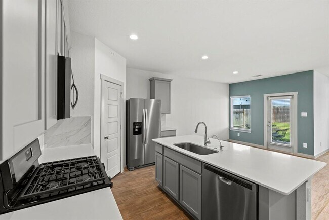 Building Photo - 207 William Ln